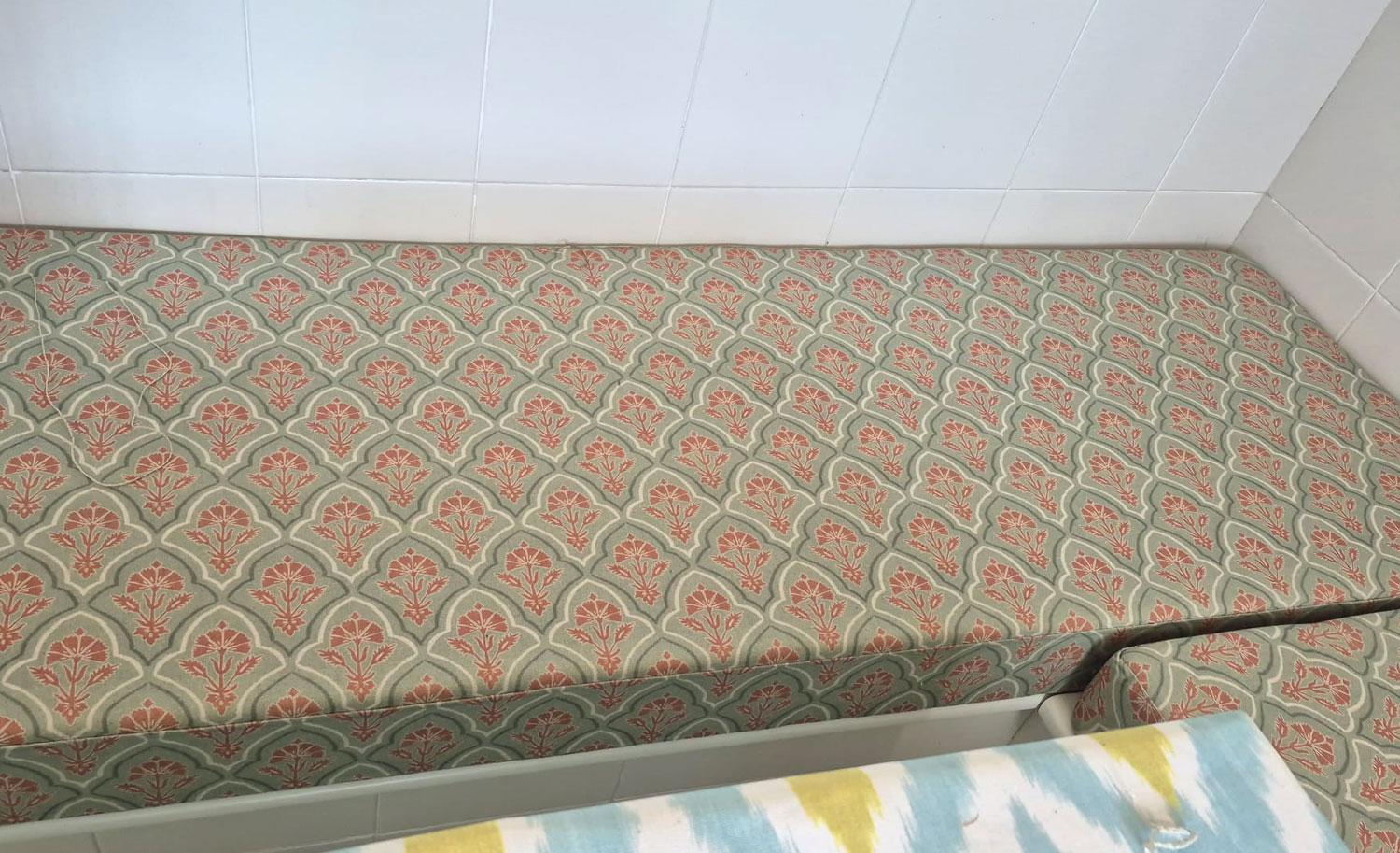 Detalle de la bancada con espuma a medida