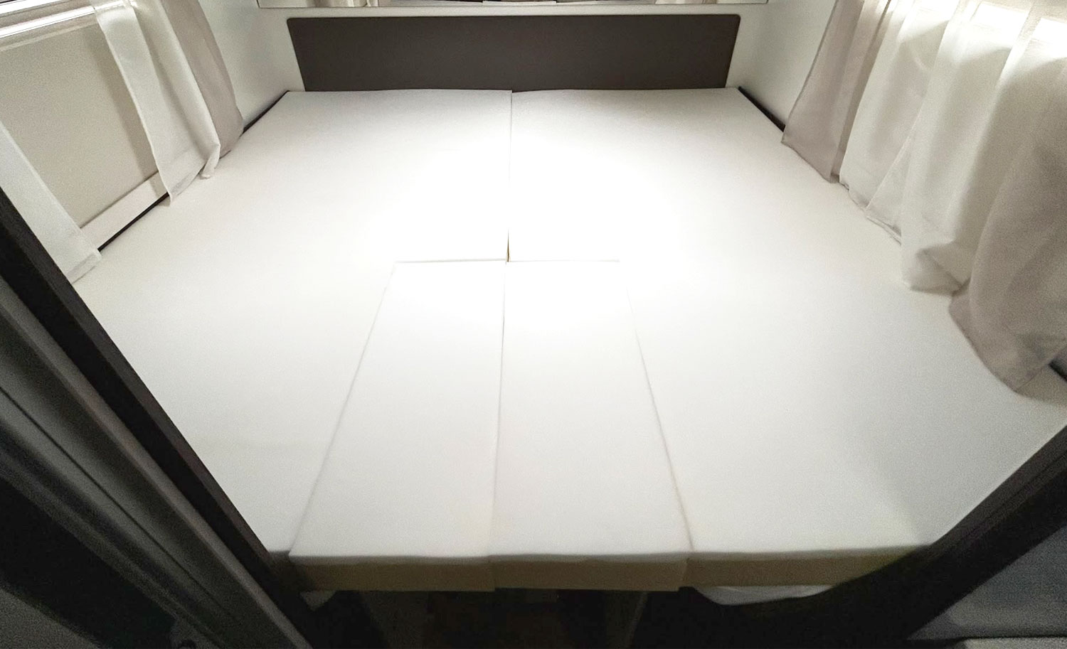 Use espuma a medida para la cama de su autocaravana